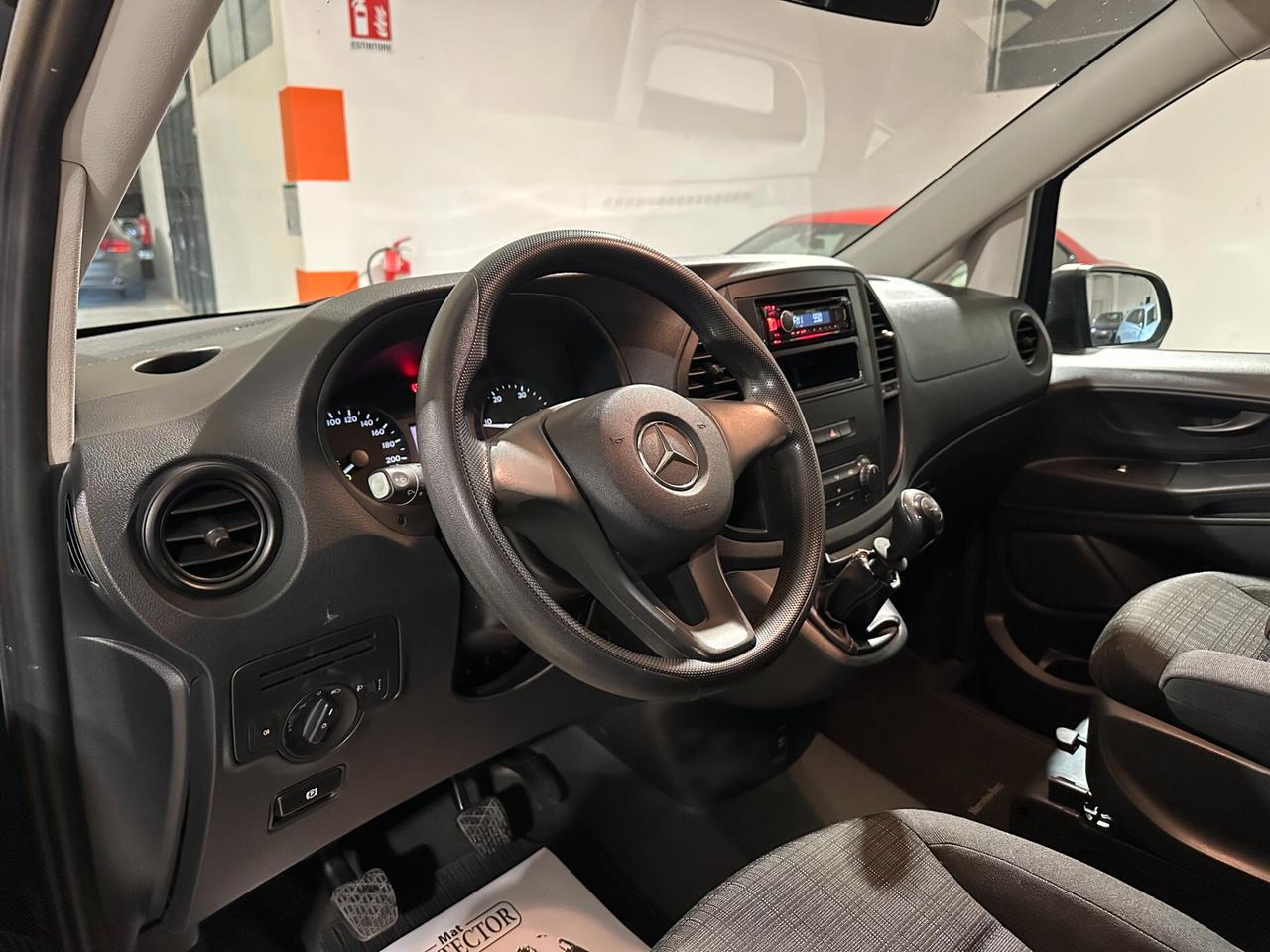 Mercedes-benz Vito 109 CDI Long - AUTOCARRO 5 POSTI 940KG PORTATA