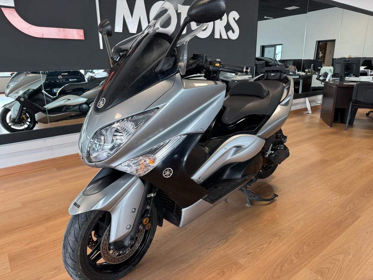 YAMAHA T-MAX 2010 completamente originale