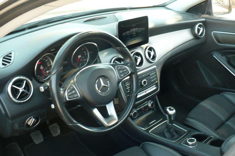 Mercedes-Benz CLA CLA 200 d Premium