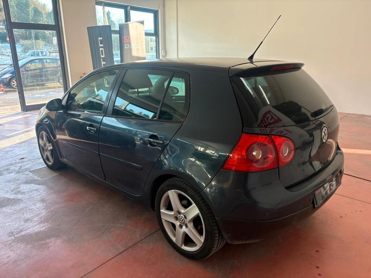 VOLKSWAGEN GOLF serie5 DIESEL 1900 CV 105 PER NEOPATENTATI Km 210.348 garanzia 12 mesi