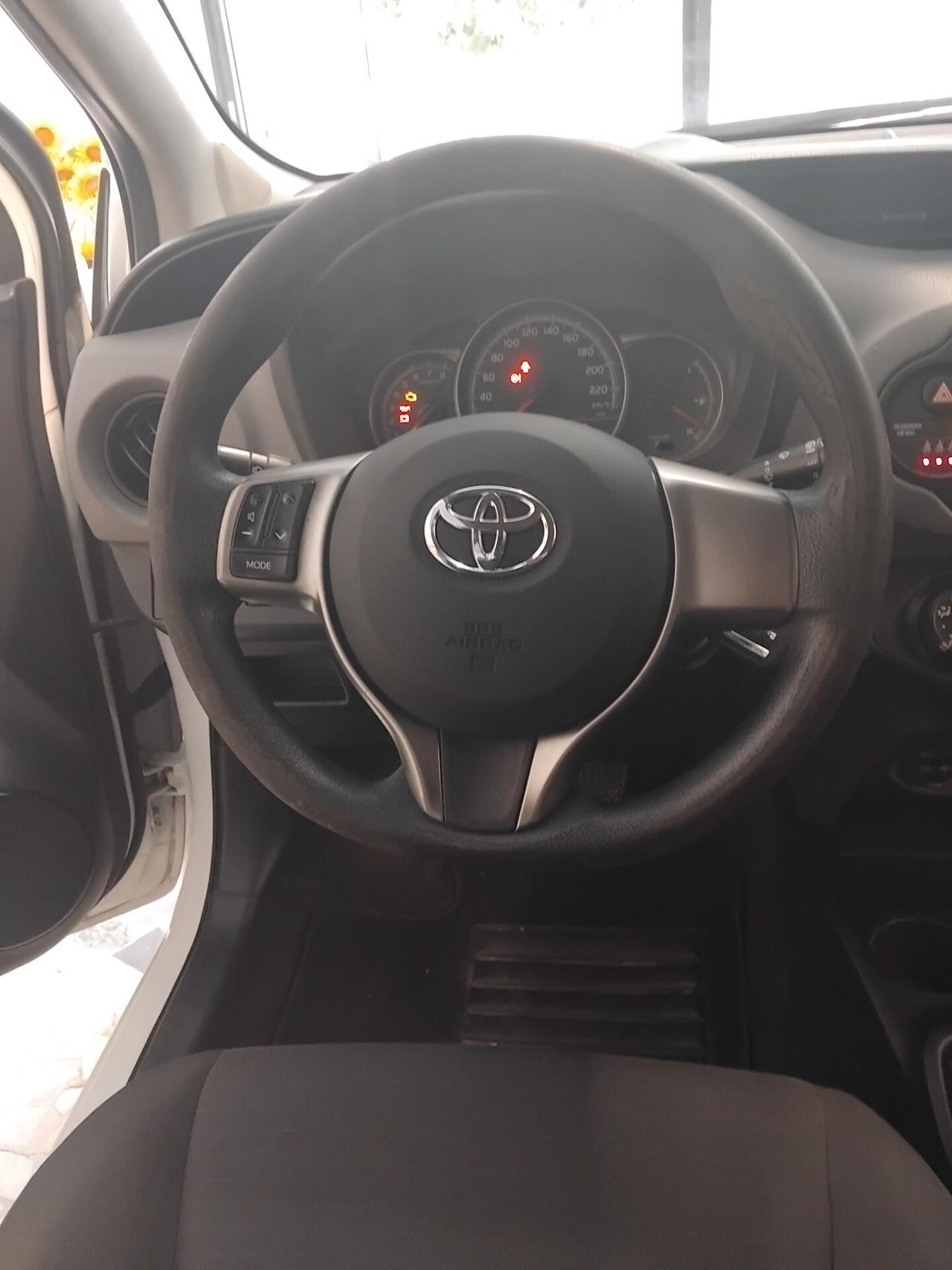 Toyota Yaris 1.0 5 porte Lounge