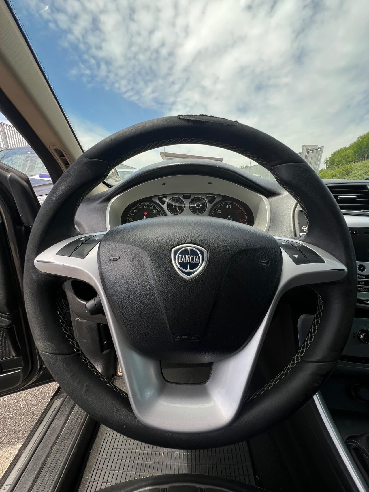 Lancia Delta 1.6 MJT DPF Platino