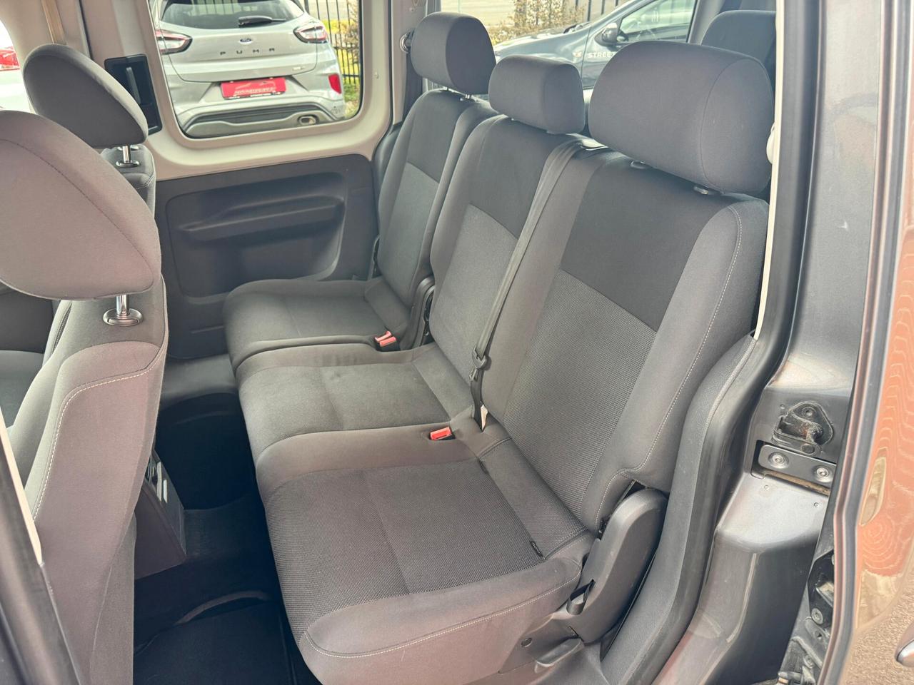 Volkswagen Caddy 1.6 TDI 102 CV DSG 7p. Highline Maxi