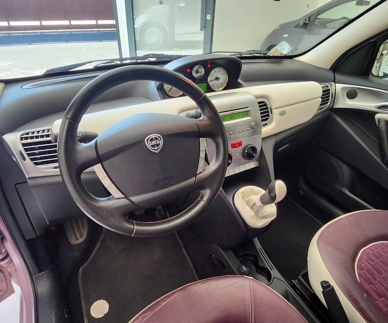 Lancia Ypsilon 1.3 MJT 75 CV Elle