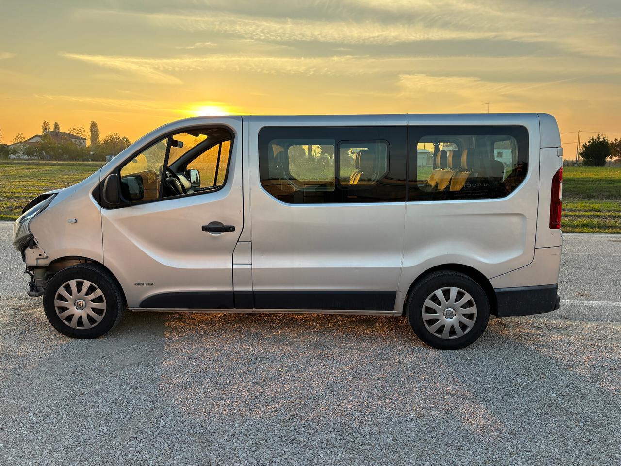 Renault Trafic T29 1.6 dCi 115CV 9 POSTI