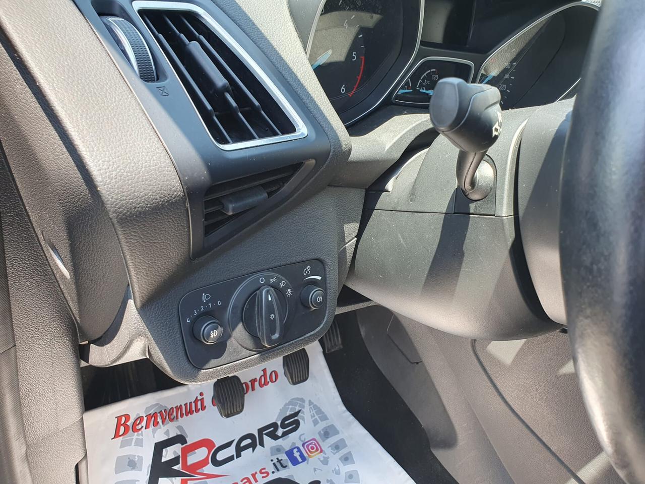 Ford Kuga 1.5 TDCI 120CV S&S 2WD Powershift ST-Line Business