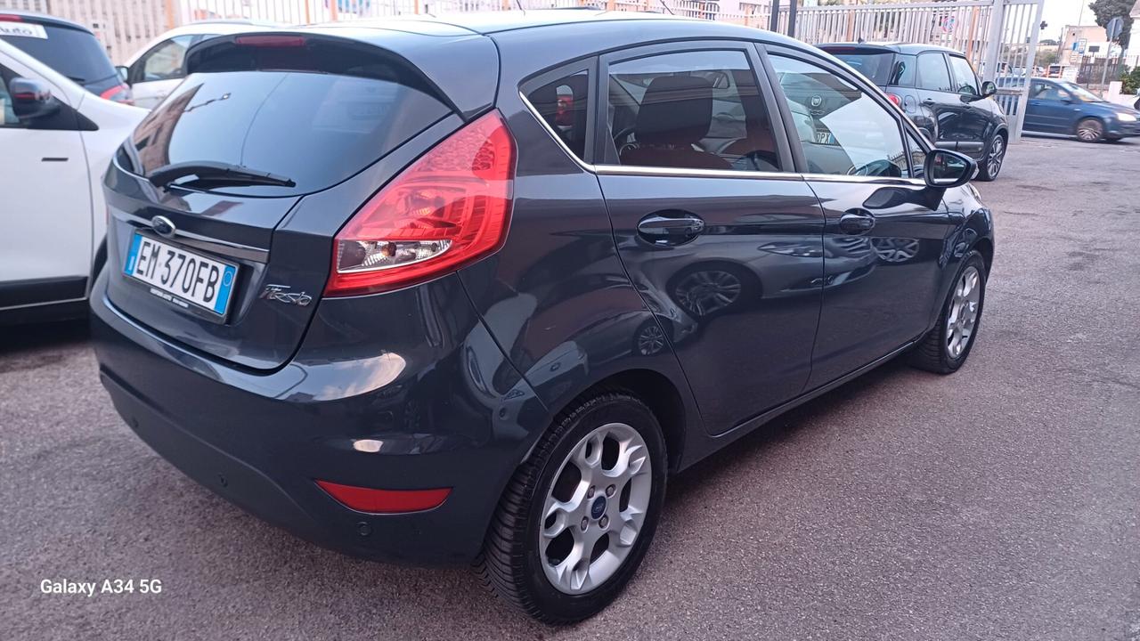 Ford Fiesta 1.4 TDCi 70CV 5 porte Titanium