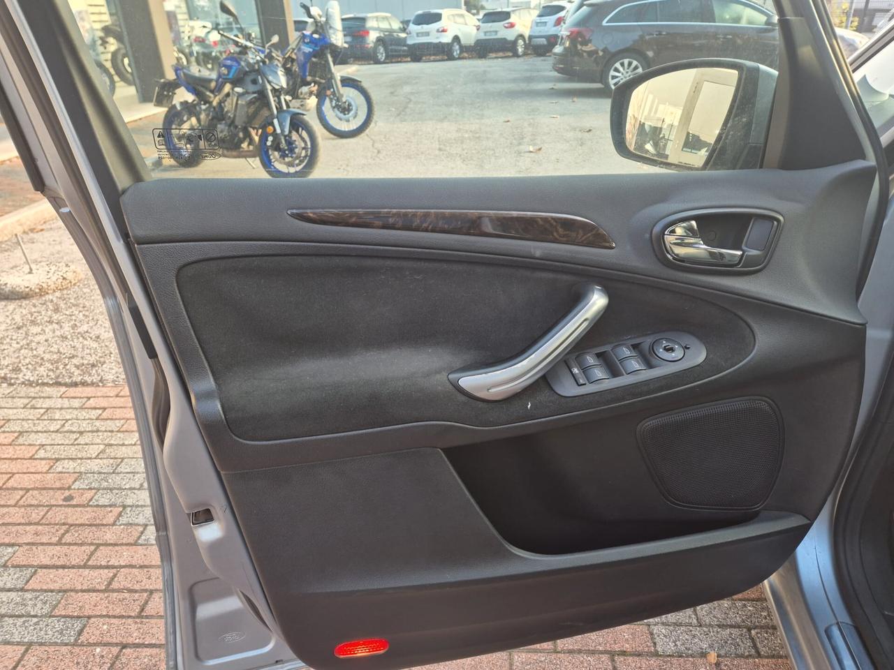 Ford Galaxy 2.0 TDCi vers. Ghia E4 -- 7POSTI!!!