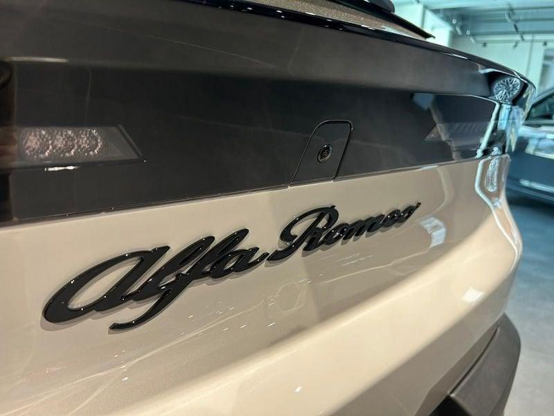 Alfa Romeo Junior 1.2 ibrida 145cv edct6