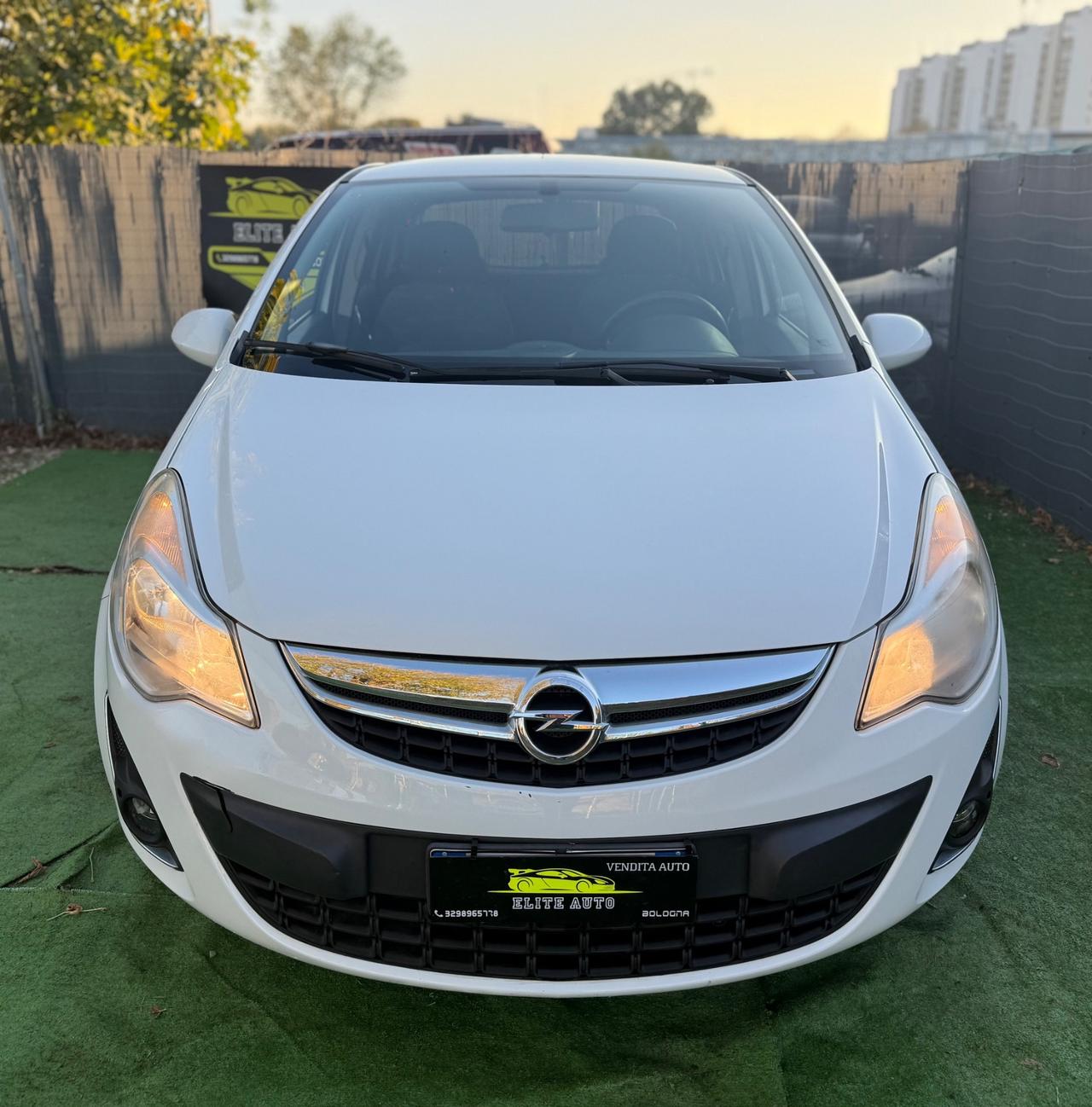Opel CORSA 1.2 BENZINA AUTOMATICA NEOPATENTATI