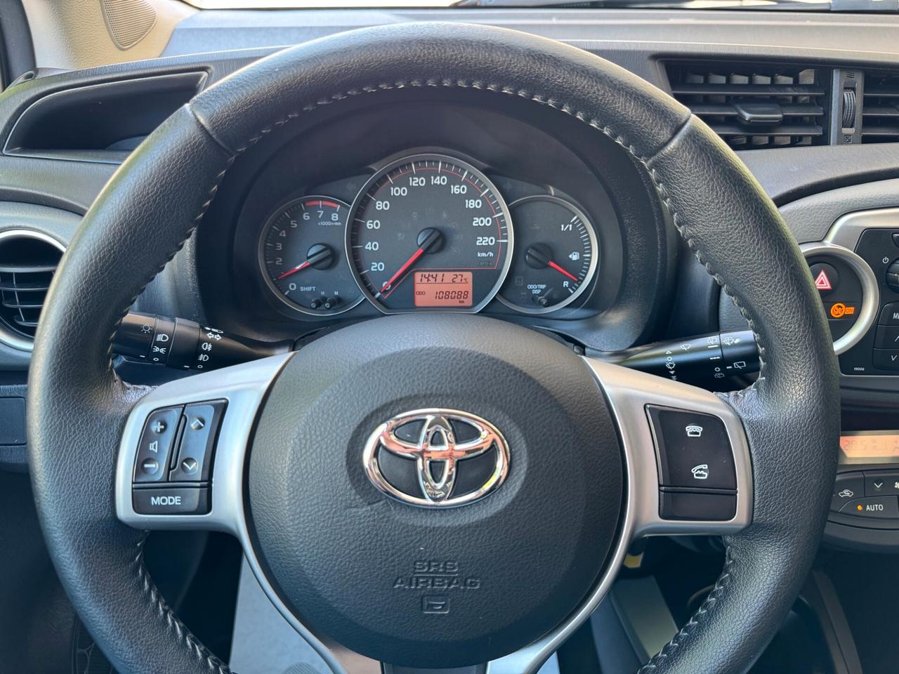 Toyota Yaris LOUNGE 5P GARANZIA 24 MESI NEOPATENT.