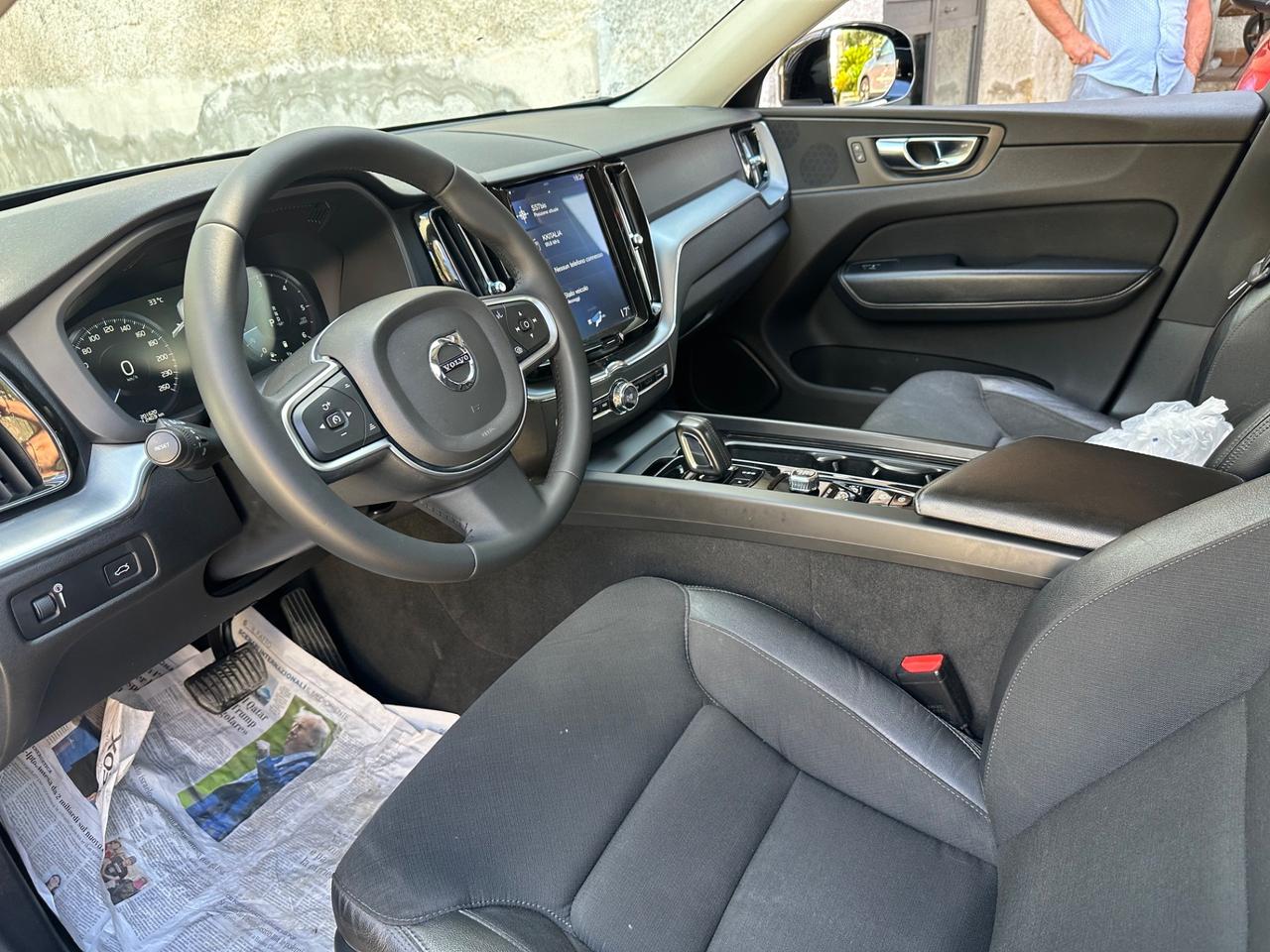 Volvo XC 60 XC60 B4 (d) AWD Geartronic Momentum UNICO PROPRIETARIO