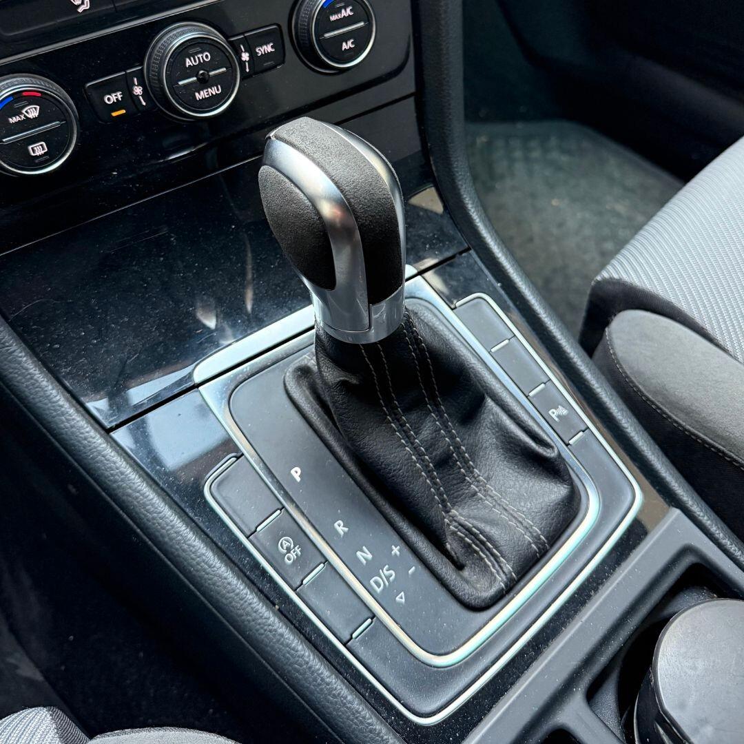 Volkswagen Golf 1.6 TDI 110cv allestimento R-Line