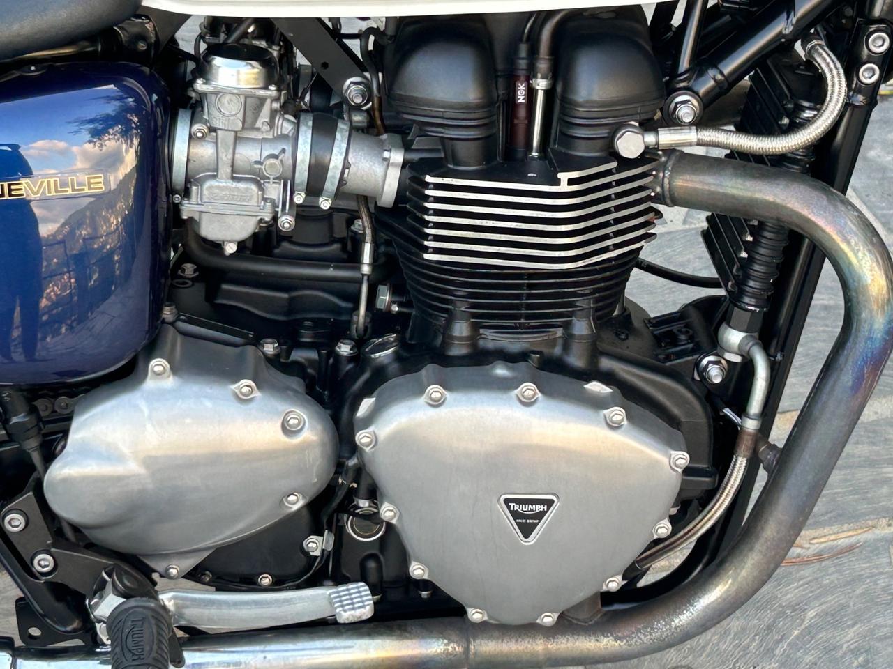 Triumph Bonneville se