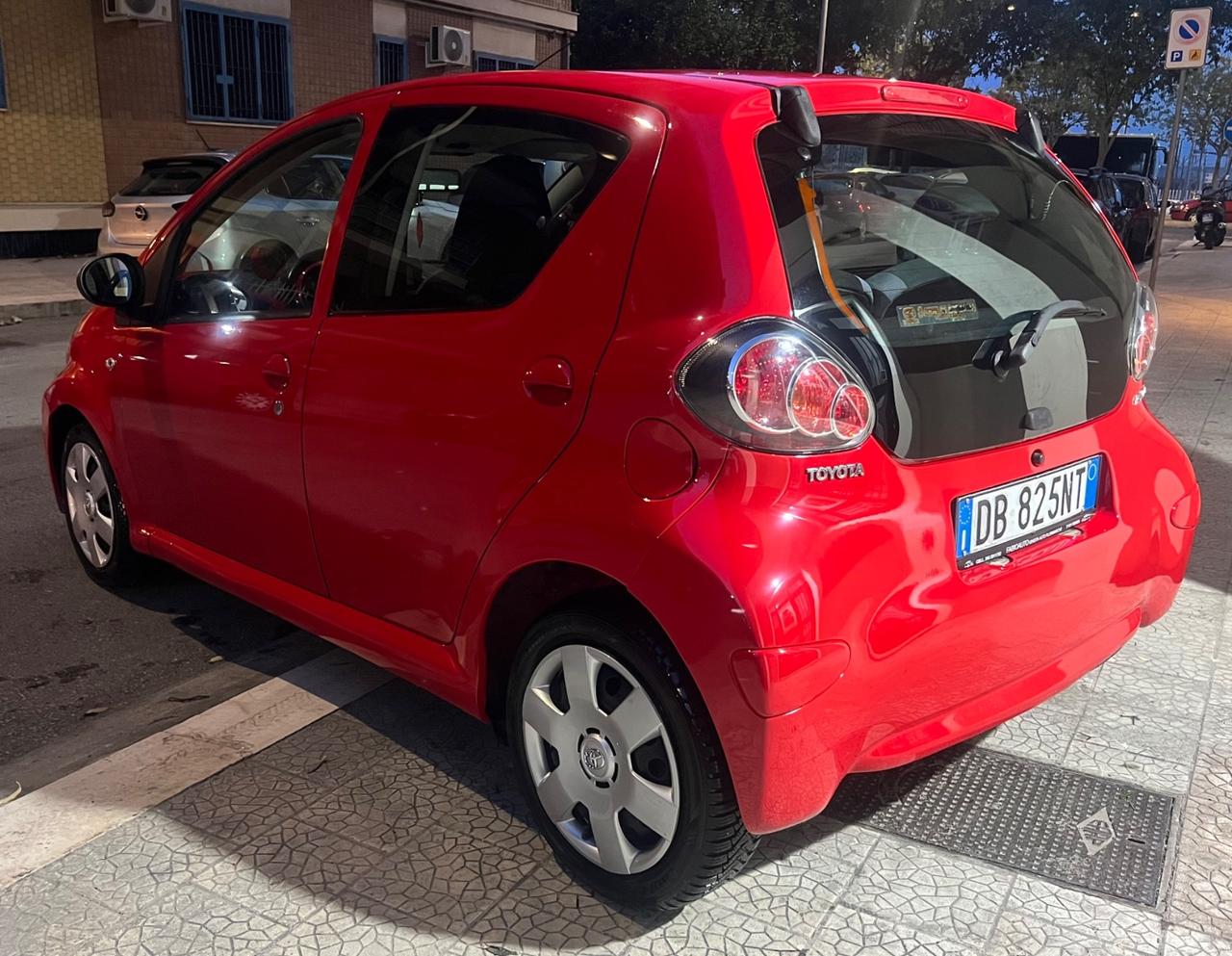 Toyota Aygo 1.0 12V VVT-i 5 porte