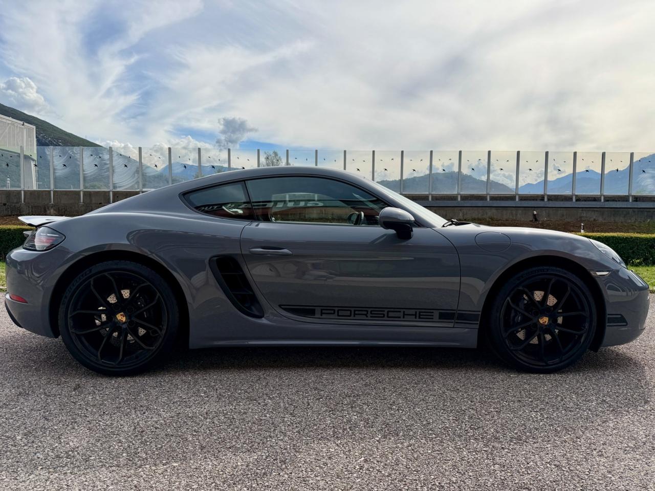 Porsche 718 Cayman 2.0 Style Edition PDK 14.000 KM