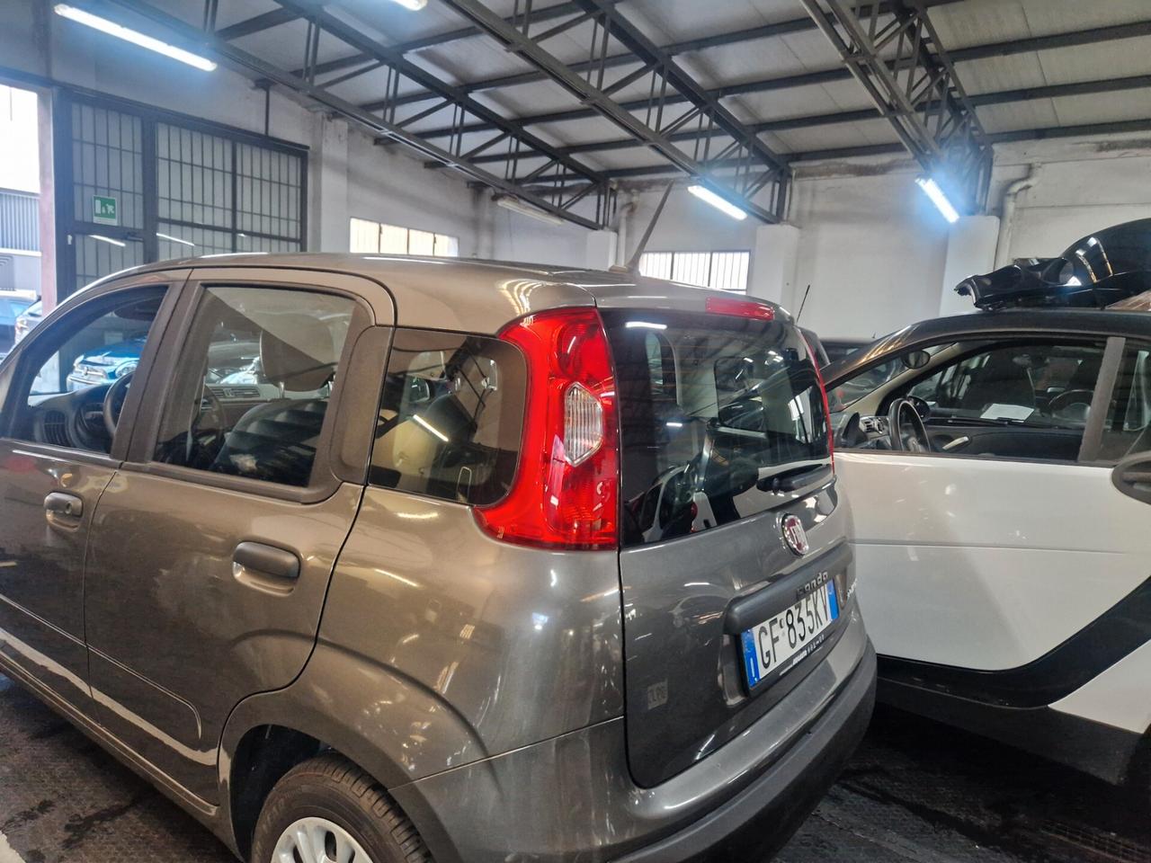 Panda Easy hybrid solo 9600km prezzo reale pronta consegna