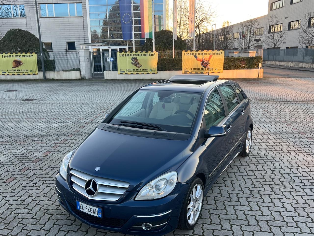 Mercedes-benz B 180 CDI BlueEFFICIENCY Premium