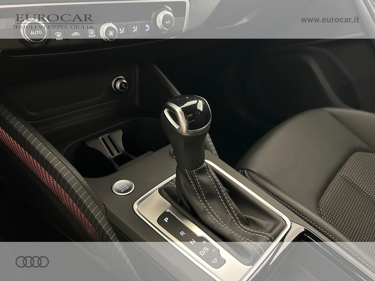Audi Q2 35 1.5 tfsi identity black s-tronic