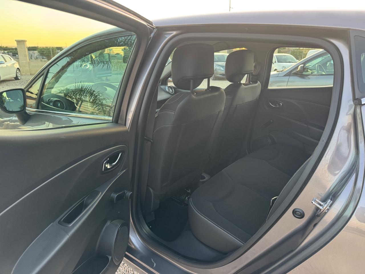 Renault Clio 1.2 75CV 5 porte Costume National
