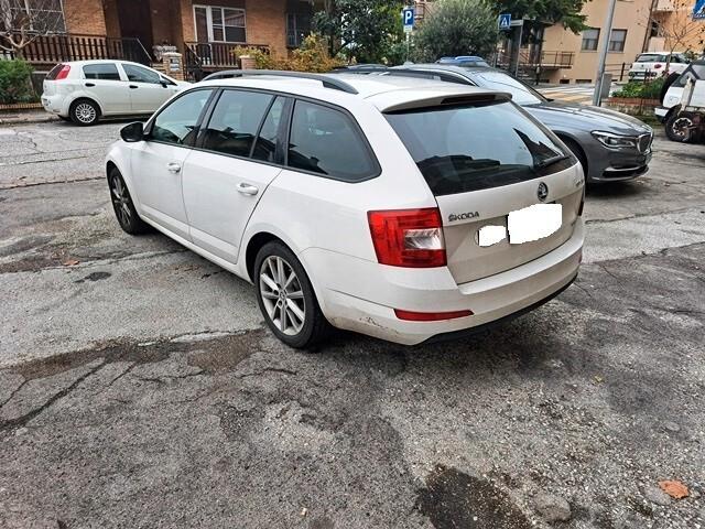 Skoda Octavia 2.0 TDI CR 4x4 Wagon Style