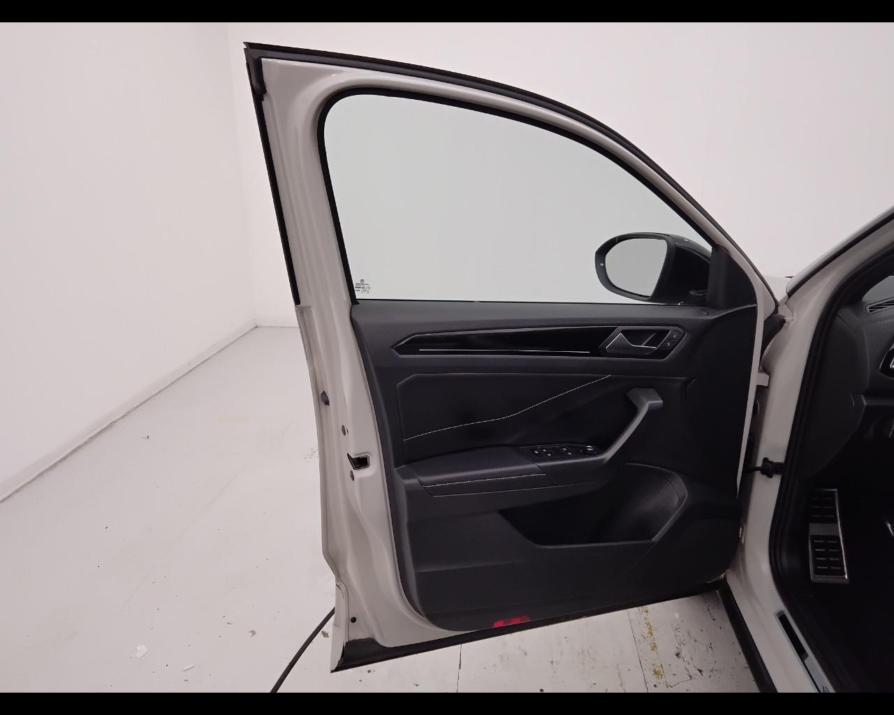 VOLKSWAGEN T-Roc 2022 - T-Roc 1.0 tsi R-Line 110cv