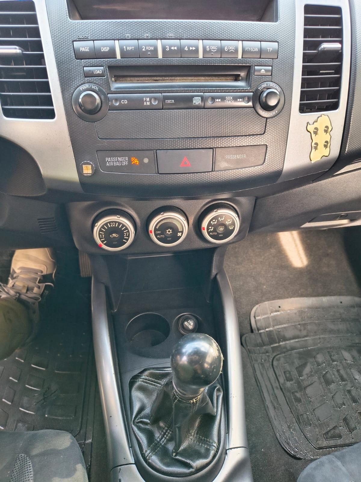 Mitsubishi Outlander 2.0 DI-D Invite DPF