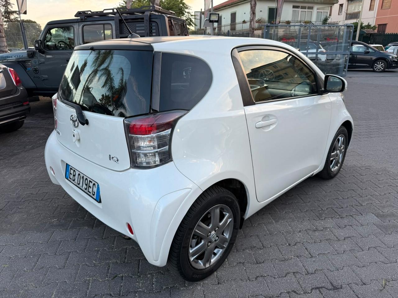 Toyota iQ High Collection Multidrive - 2011