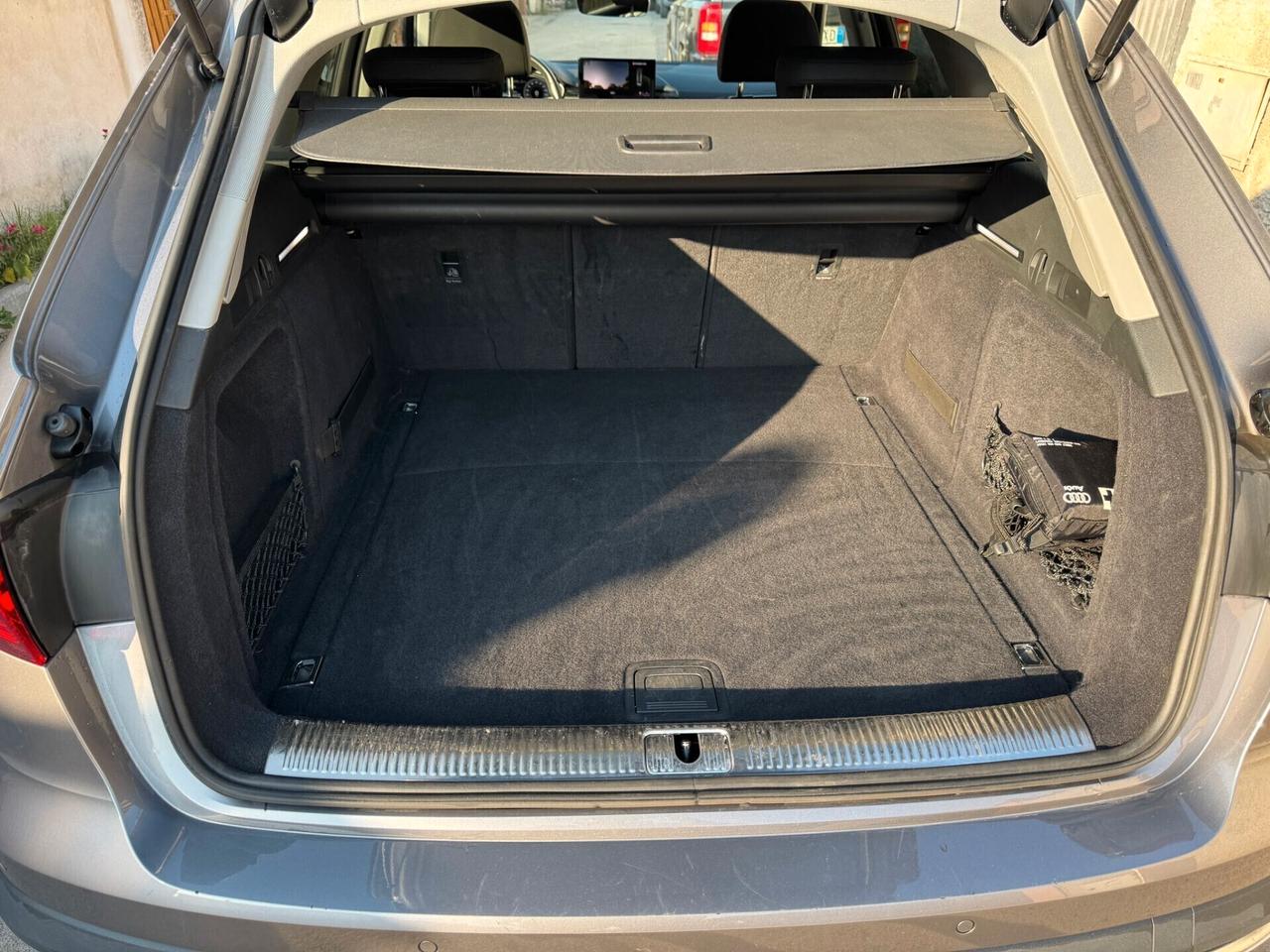 Audi A4 allroad 40 TDI 204 CV S tronic Identity Contrast