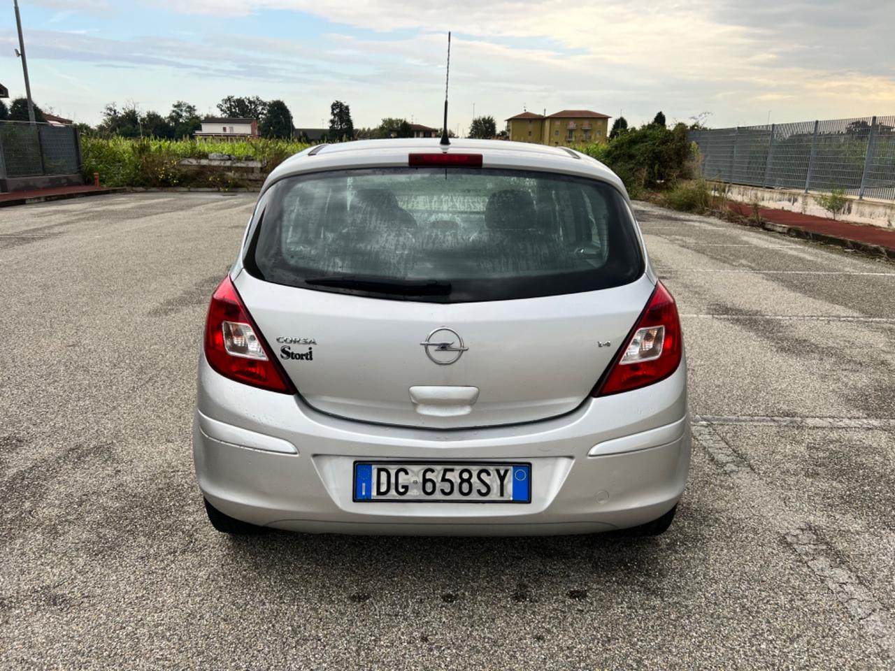 Opel Corsa 1.4 16V 5 porte Cosmo