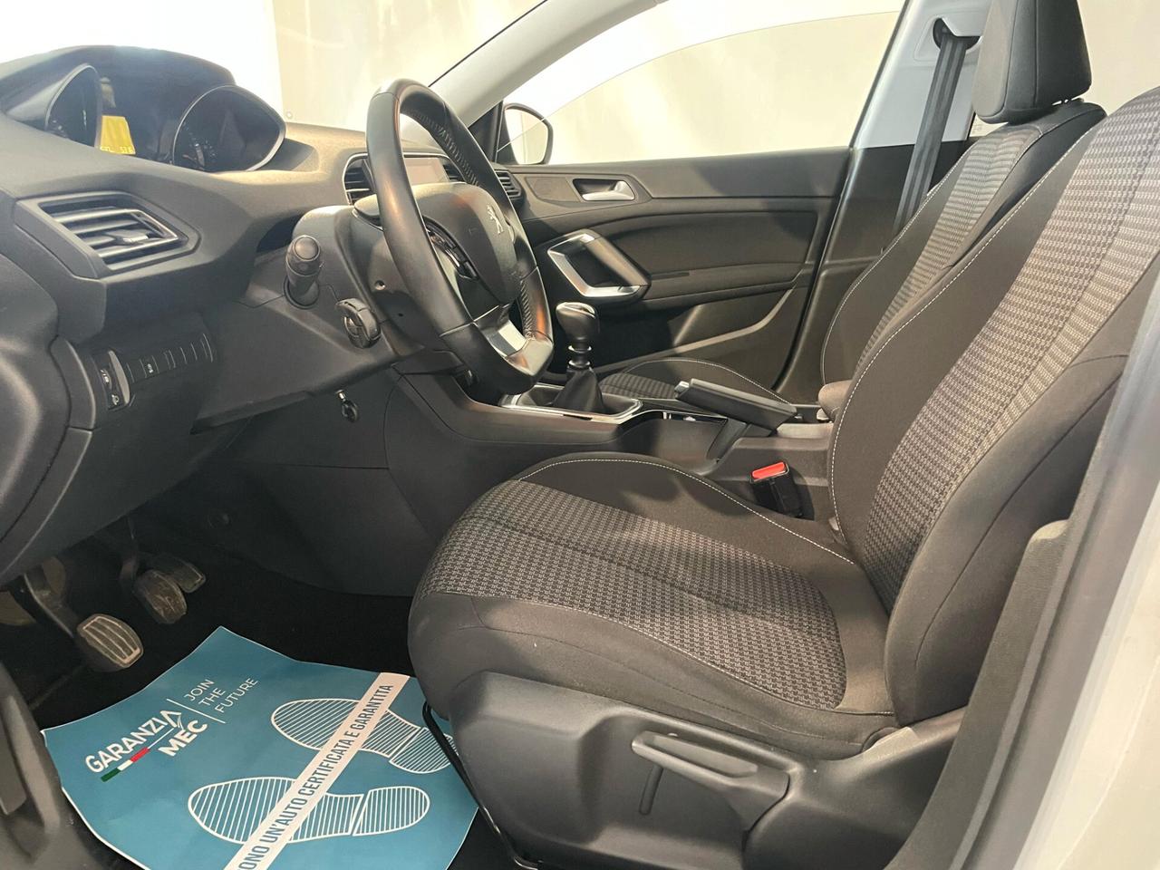 Peugeot 308 BlueHDi 100CV NEOPATENTATI