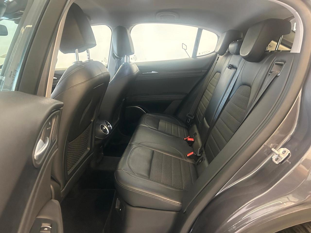 Alfa Romeo Stelvio 2.2 Turbodiesel 180CV AT8 Executive 2018