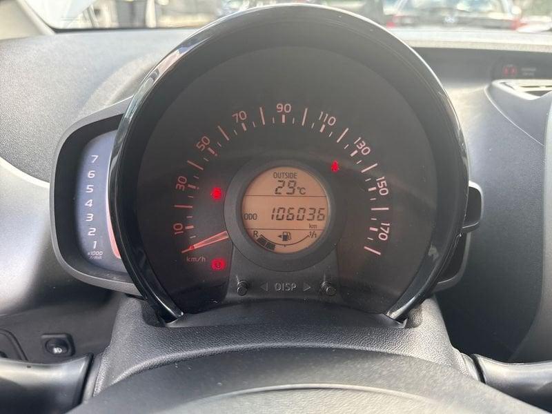 Toyota Aygo Aygo 5p 1.0 x-play my15