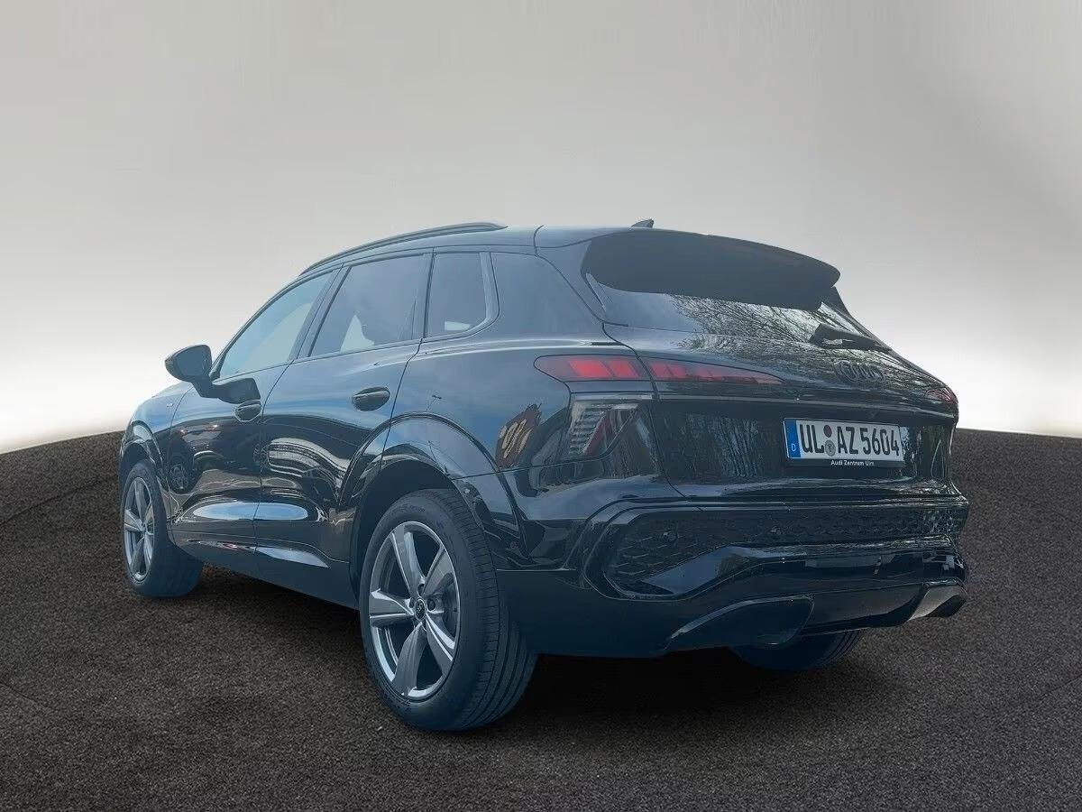 Audi Q3 35 TDI S tronic*S-line edition*BLACK*NAVI*LED*