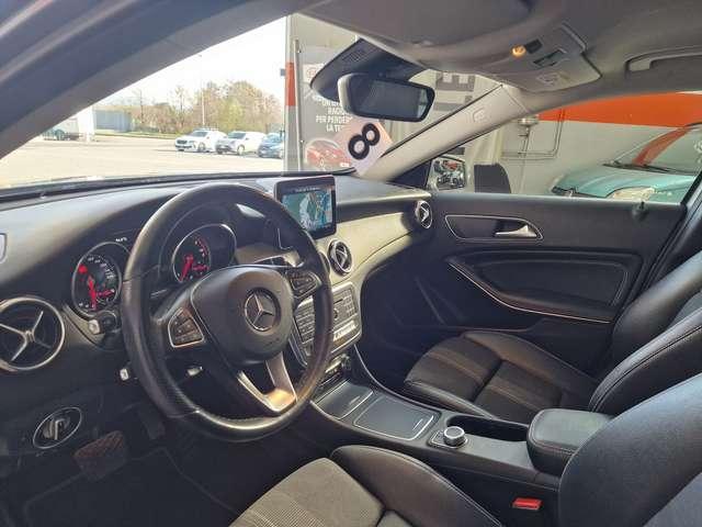 Mercedes-Benz GLA 200 GLA d Premium auto