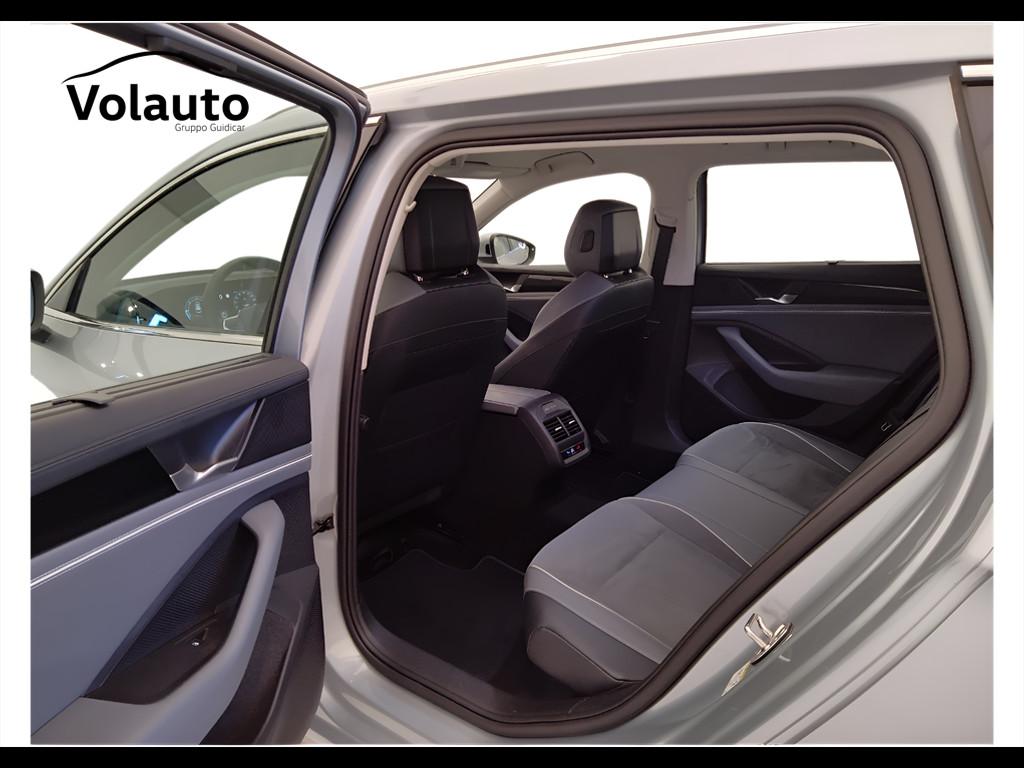 VOLKSWAGEN Passat IX 2024 - Passat 2.0 tdi scr Business 150cv dsg