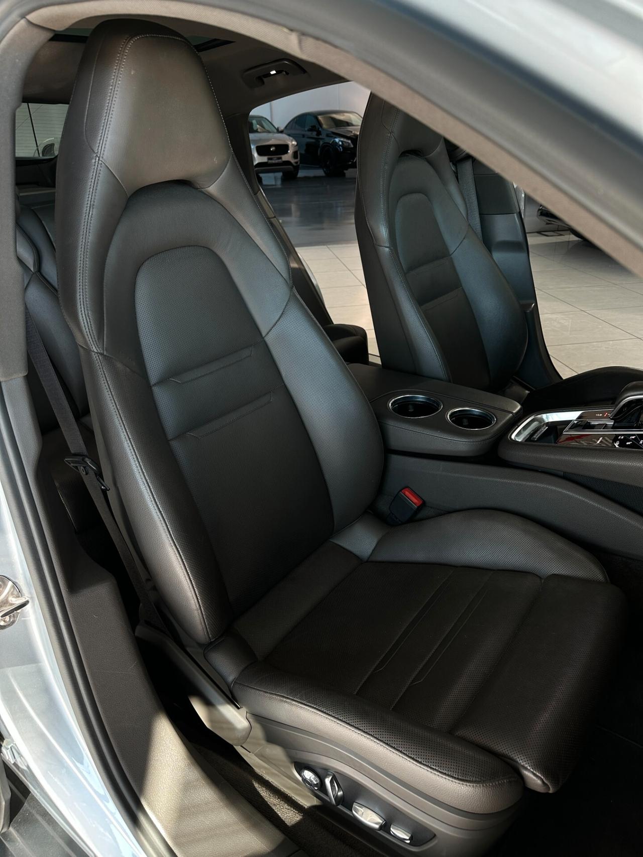 Porsche Panamera 4.0 V8 421cv Tetto PASM FullLed Radar GARANZIA