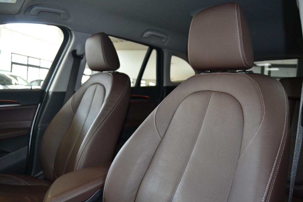 Bmw X1 sDrive18d xLine Plus Navi/Pelle/LED