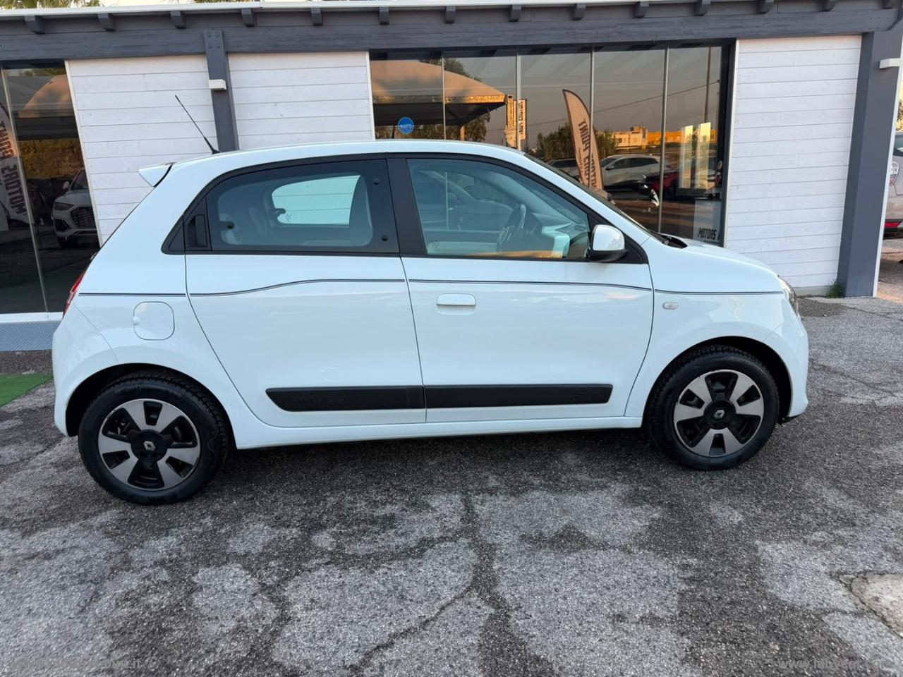 RENAULT Twingo SCe Lovely