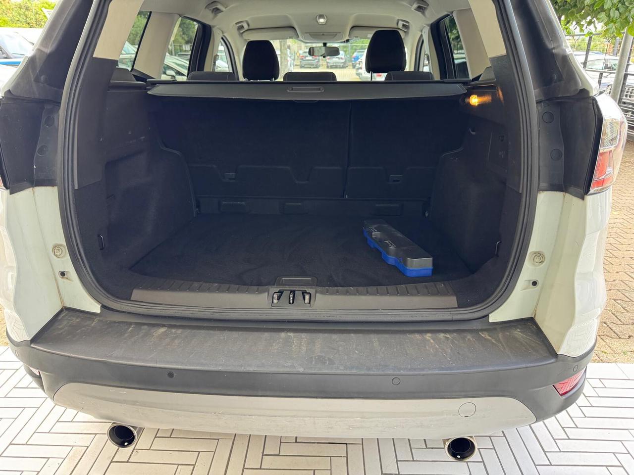 Ford Kuga 1.5 TDCI 120 CV S&S 2WD Powershift Business