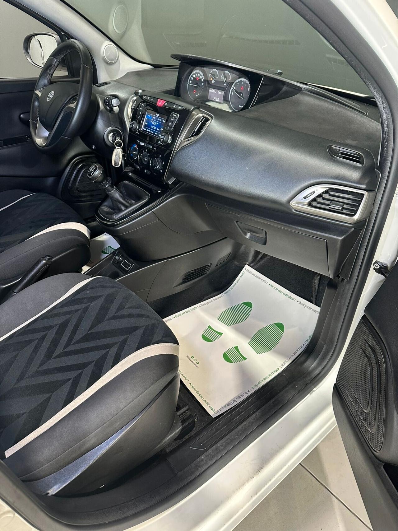 Lancia Ypsilon 1.2 69 CV 5 porte Gold (PER NEOPATENTATI)