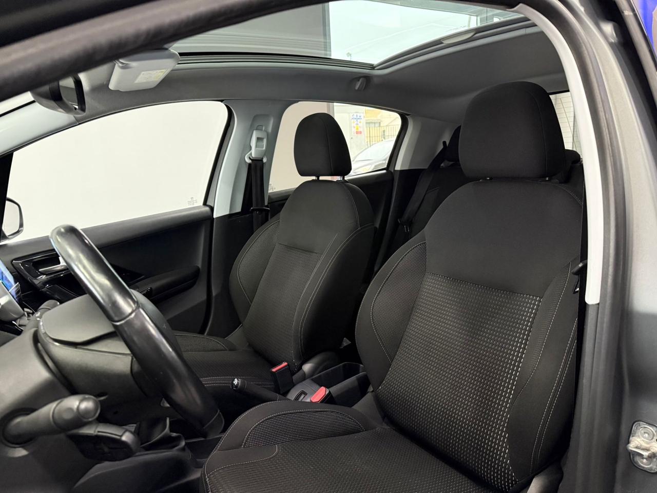 Peugeot 208 75 5 porte Allure tetto pano-2017