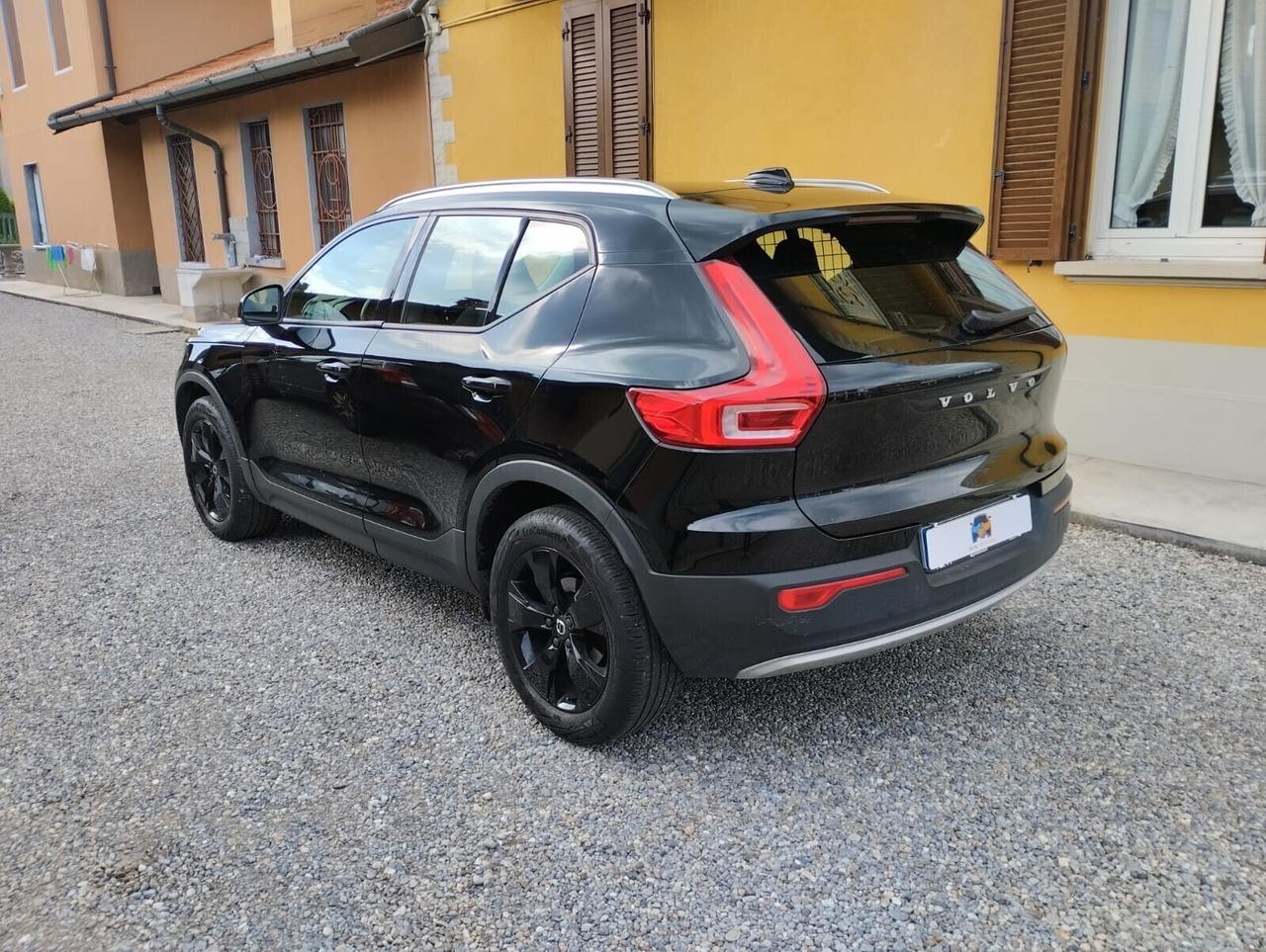 Volvo XC40 T2 Momentum Core