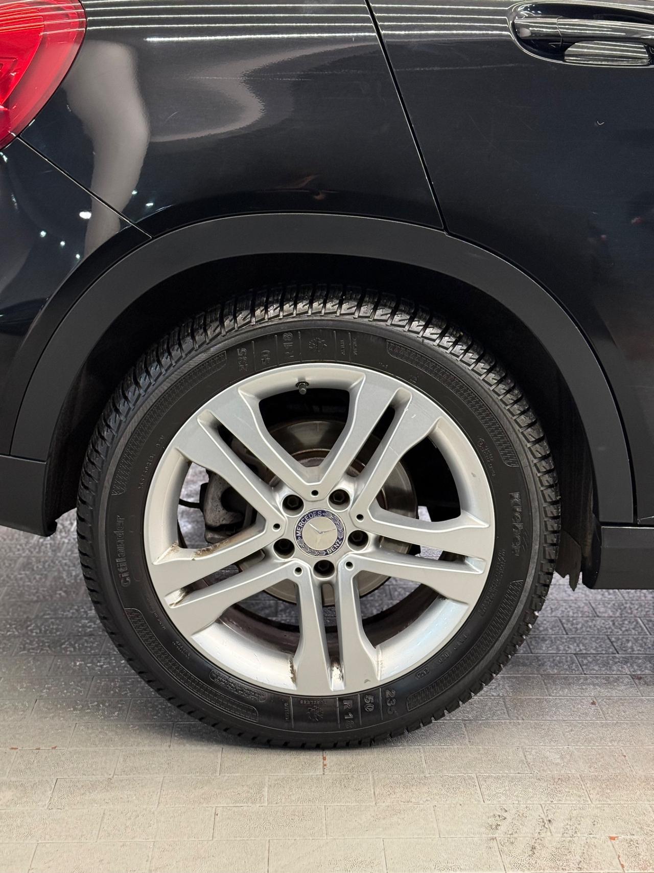 Mercedes-benz GLA 200 d Automatic Sport - Tetto