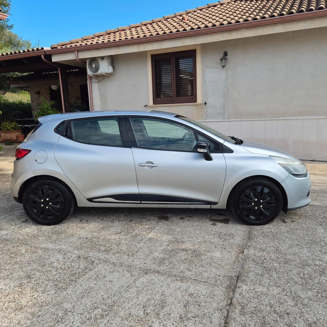 Renault Clio 1.5 dCi 8V 75CV 5 porte Costume National