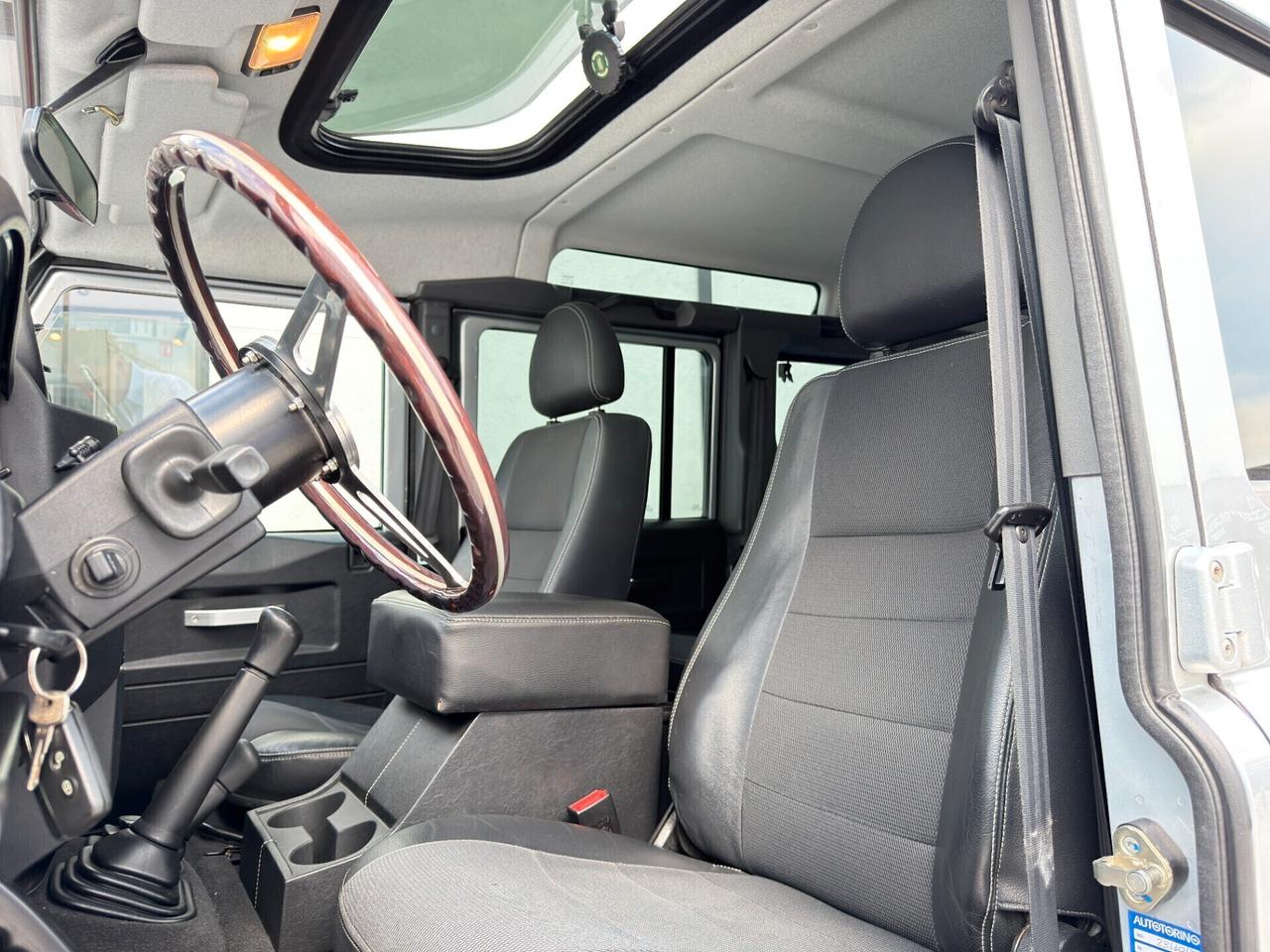 Land Rover Defender 110 2.2 TD4 SE 122 CV SW 7 POSTI AUTOCARRO IVA ESPOSTA
