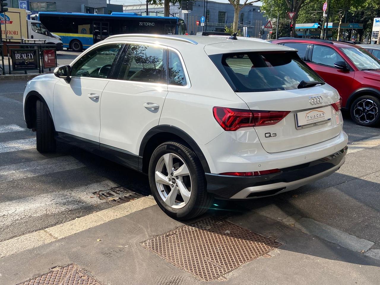 Audi Q3 Business Advanced 2.0 35 TDI #11442