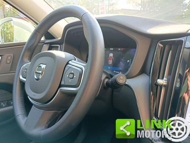 VOLVO XC60 B4 (d) automatico Plus Dark ESENTE BOLLO