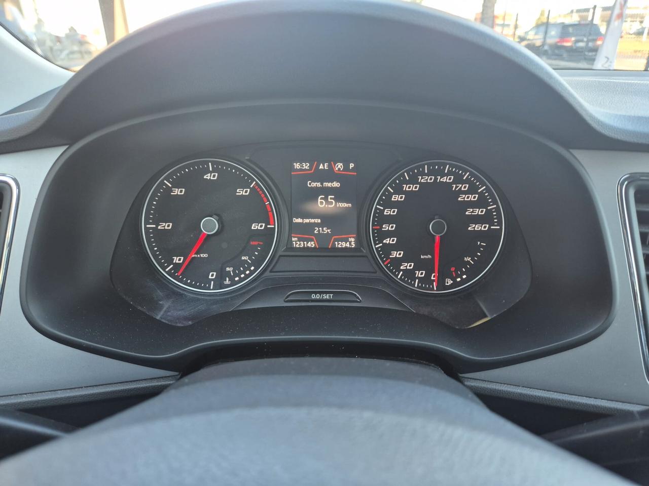Seat Leon 1.6 TDI DSG ST Business E6D -- OK Neopat.!!