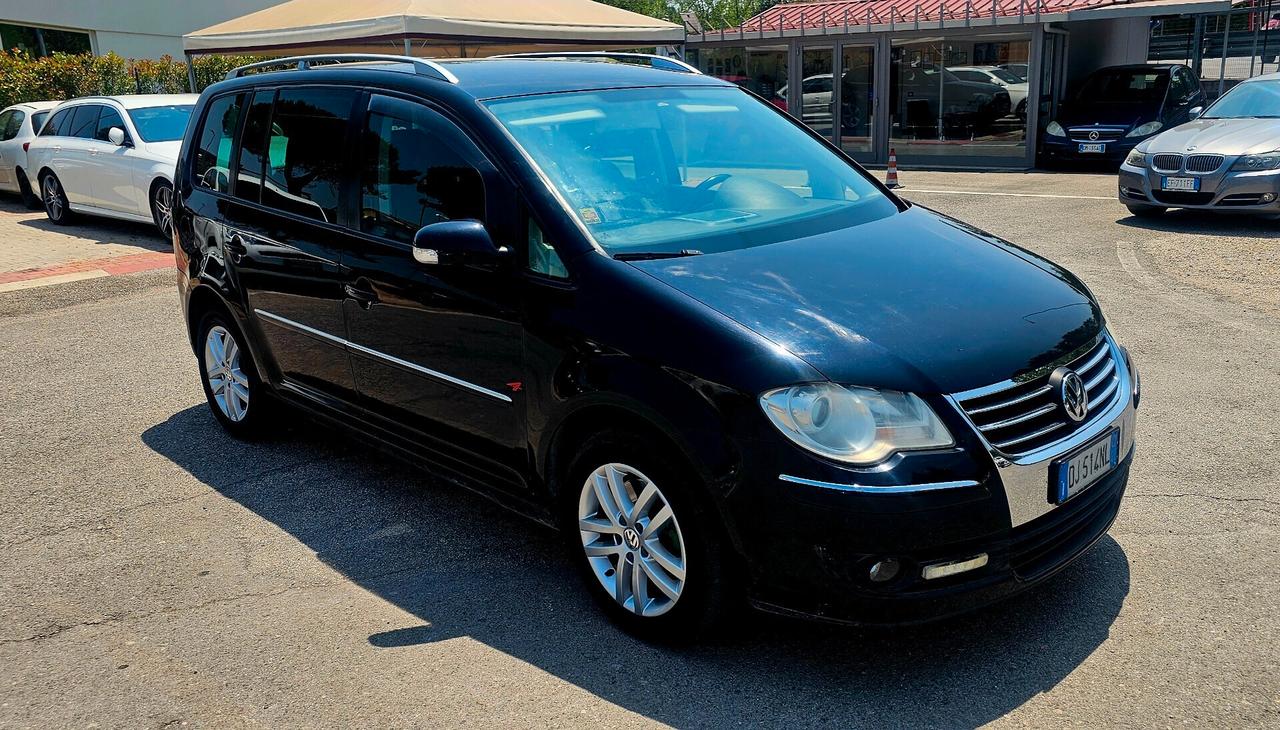Volkswagen Touran 7 posti 2.0 16V TDI Highline